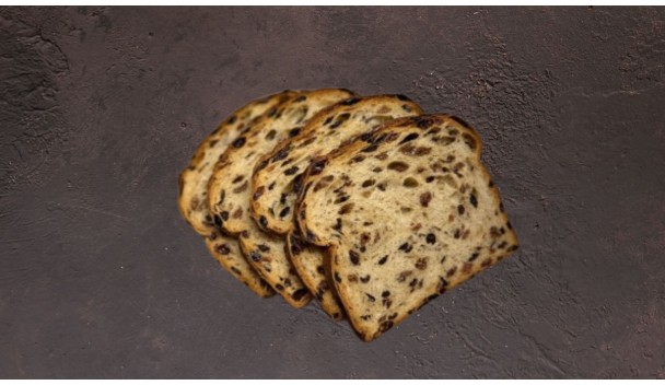 Plakjes krentenbrood