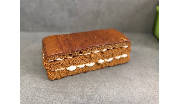 Ontbijtkoek met crème
