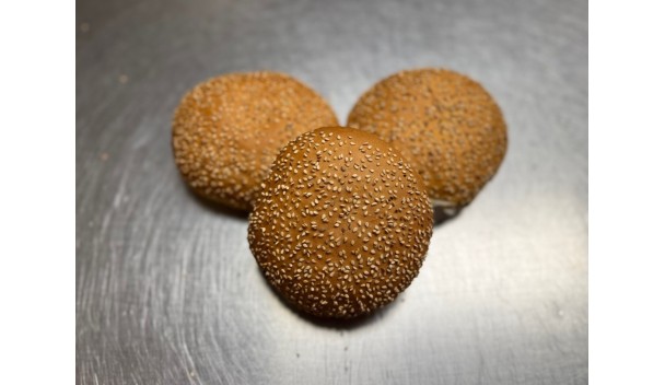Witte bollen met sesamzaad